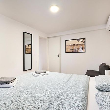 Lina Apartments Umag Eksteriør bilde