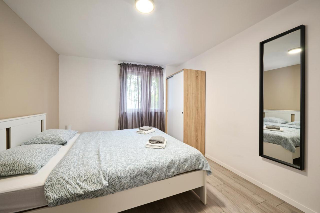 Lina Apartments Umag Eksteriør bilde